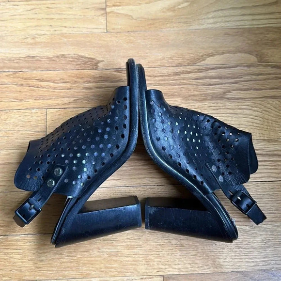 Rag & Bone NY black leather open toe heels side buckle great pre owned condition - Picture 7 of 10